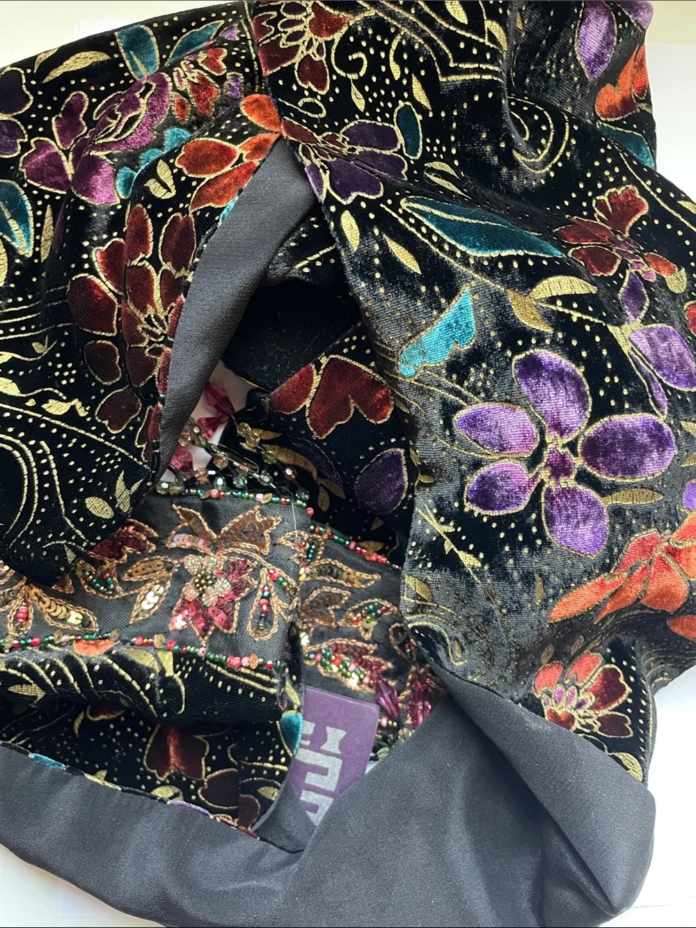 NWT SUZI O CLICK VELVET AND SILK SCARF
